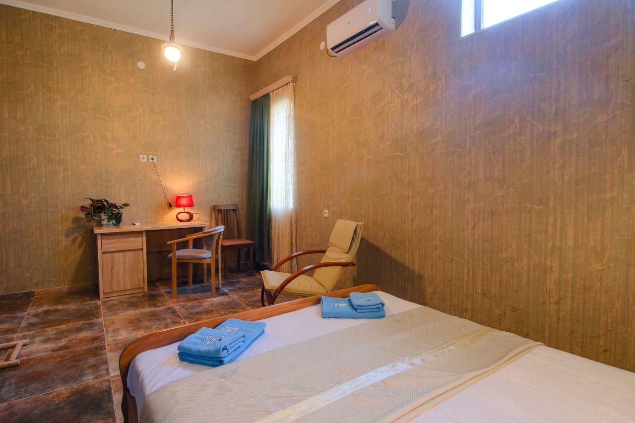 Luca Lili Hotel Sighnaghi Exterior photo